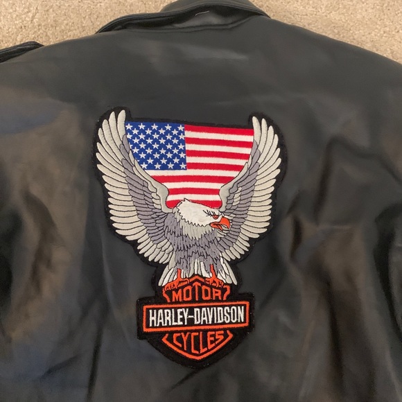 Harley Davidson Motorcycles Vinyl Biker Jacket. Zipper down and buttons. Large - Picture 8 of 9